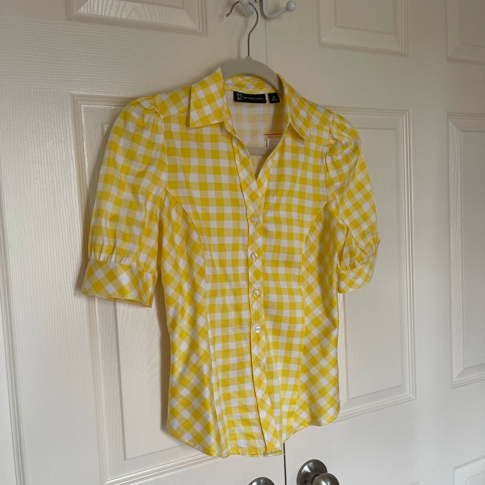 New York & Company yellow gingham button up blouse with puffy sleeves, XS